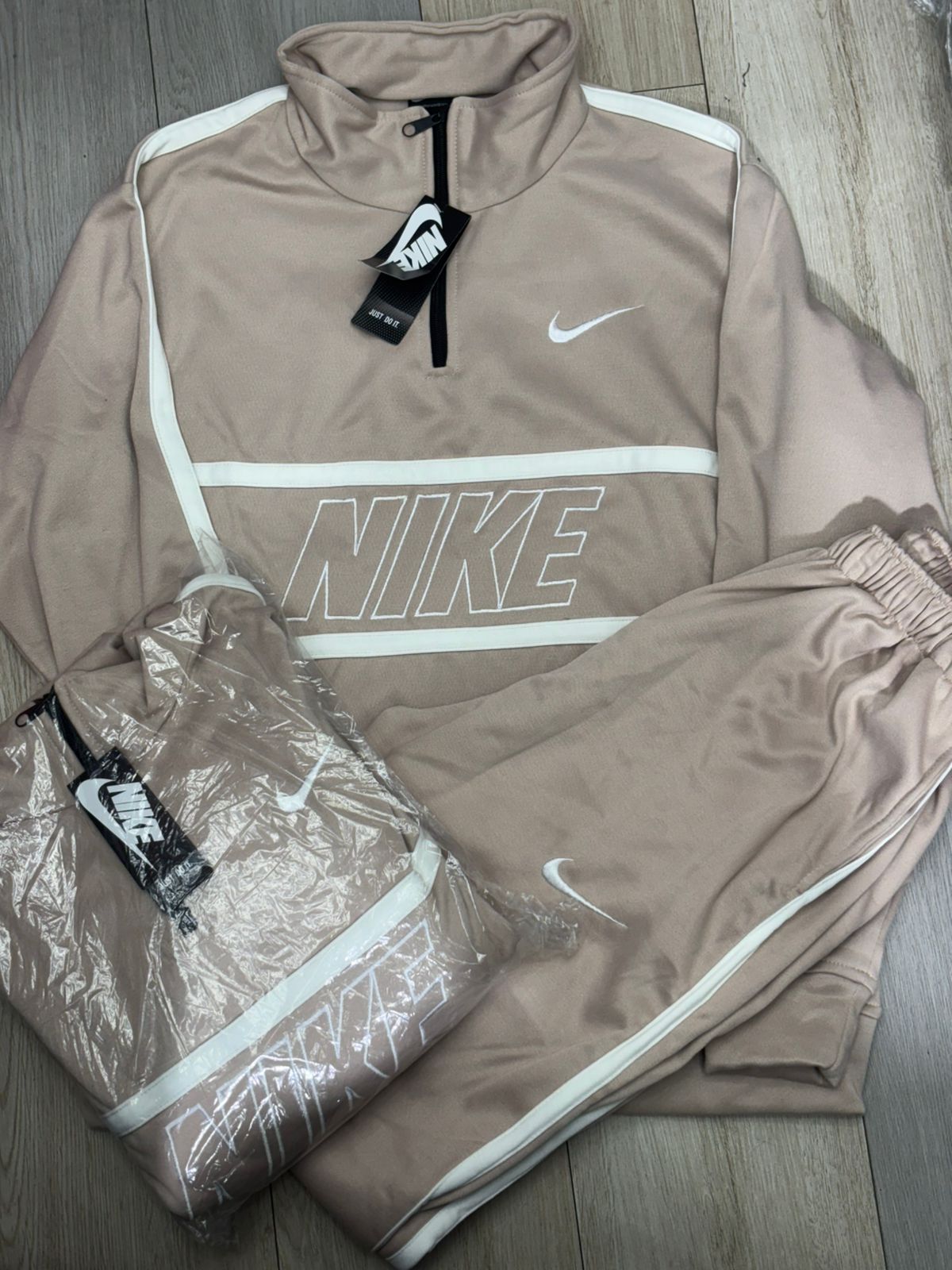 CONJUNTO NIKE UNSEX LOGO IMPORTADO