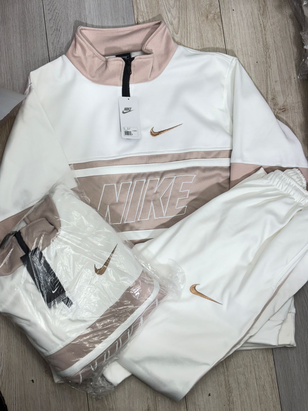 CONJUNTO NIKE UNSEX LOGO IMPORTADO