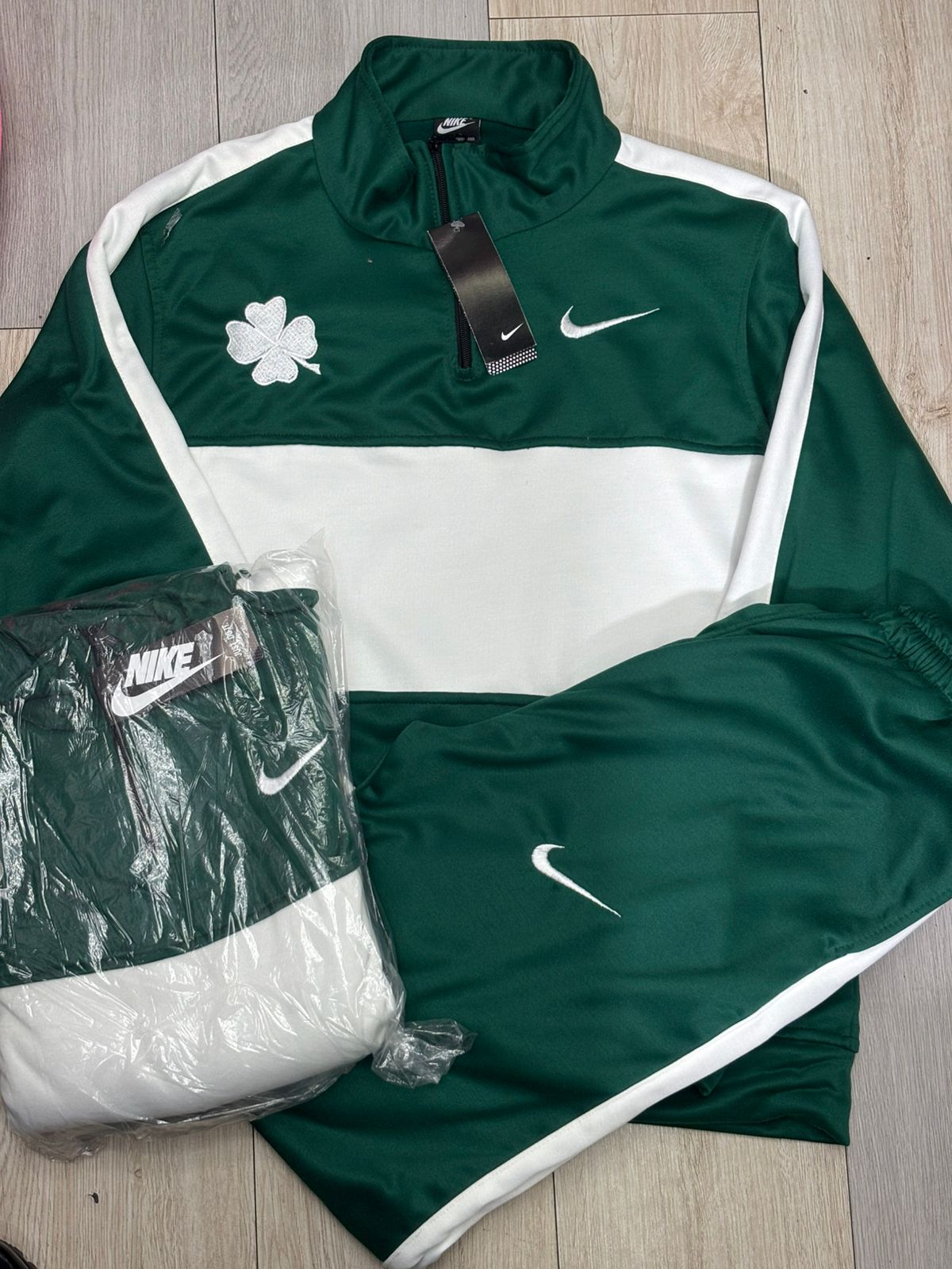 CONJUNTO NIKE UNISEX LOGO IMPORTADO 2.0