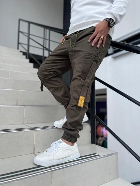 PANTALON DRILL TIRA AMARRILLA